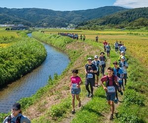 『2019優秀賞6_里山を駆ける』の画像