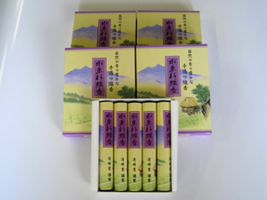 水車杉線香がたくさん