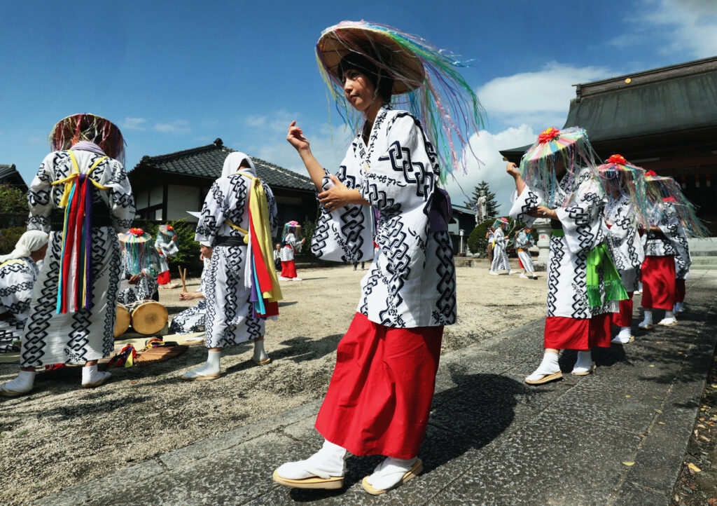 『伝統の踊り』佐海忠夫